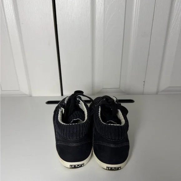 Women’s Black Tao Winner Casual Sneakers - Picture 5 of 9